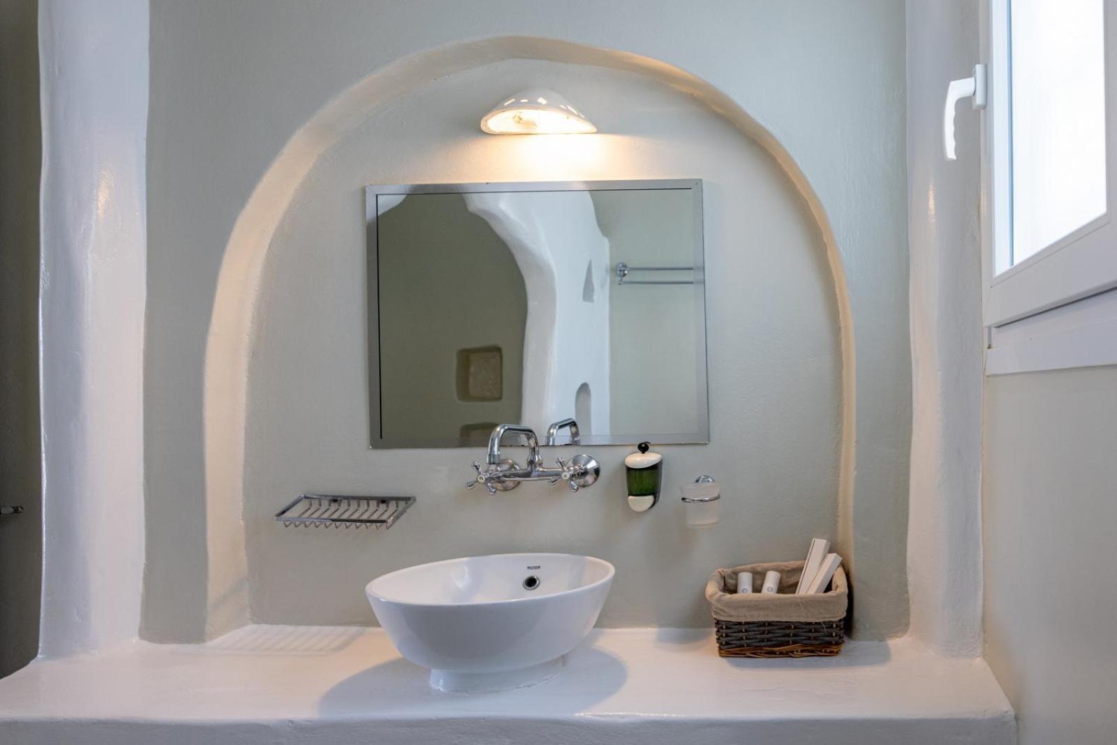 Soulmate'S Suites Tinos Kionia Exterior photo