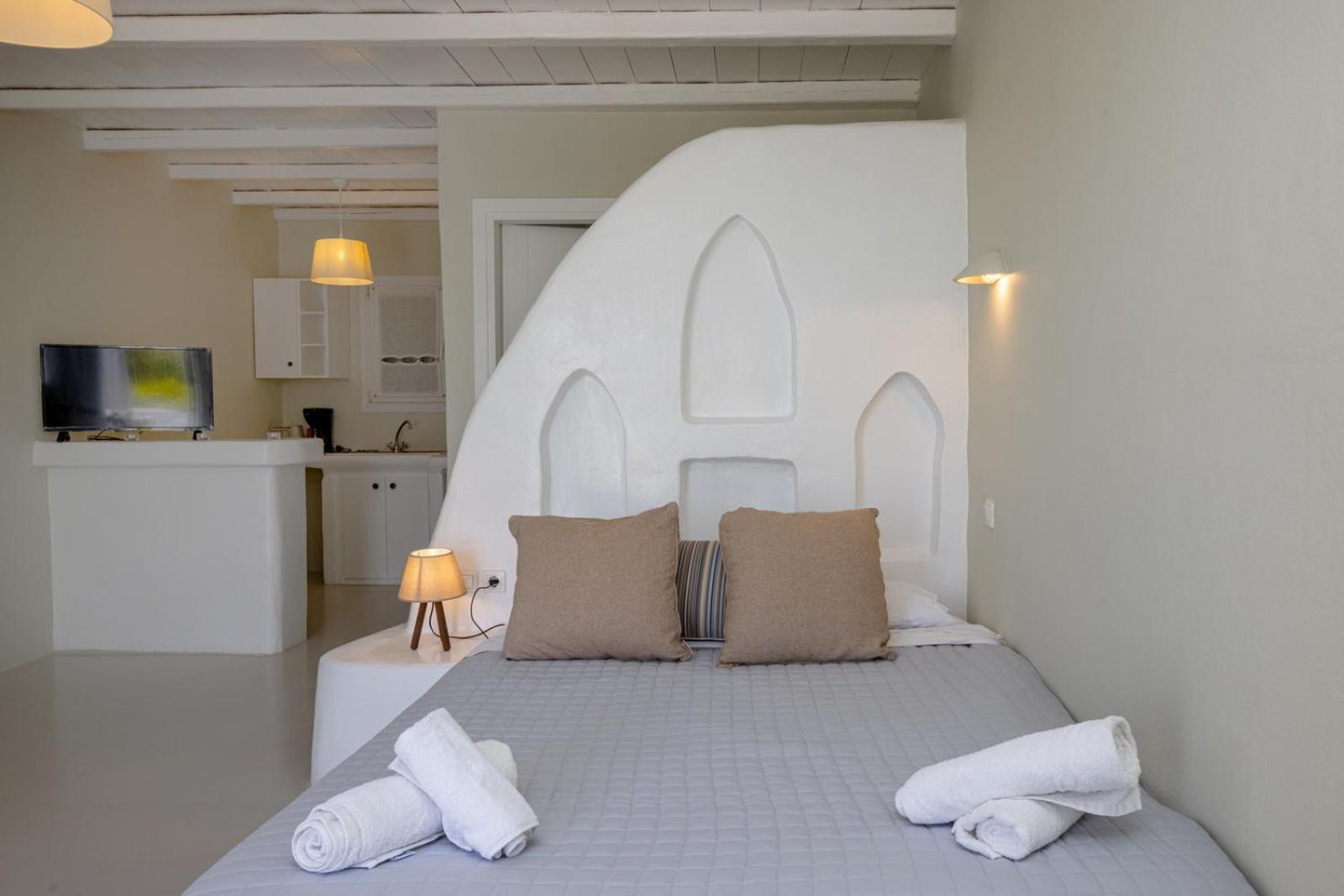 Soulmate'S Suites Tinos Kionia Exterior photo