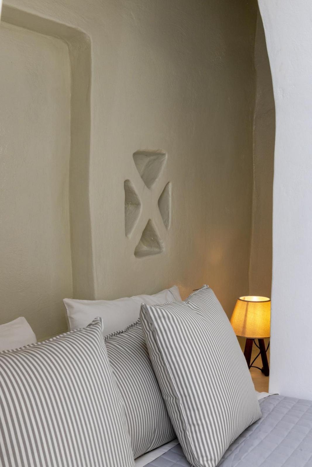 Soulmate'S Suites Tinos Kionia Exterior photo